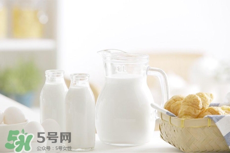 過敏性鼻炎可以喝牛奶嗎？鼻炎患者可以喝牛奶嗎？