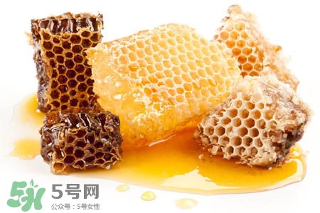 過敏性鼻炎可以吃蜂蜜嗎？過敏性鼻炎能不能吃蜂蜜？
