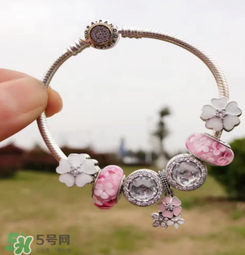 潘多拉桃花系列手鏈怎么看真假？pandora新品桃花手鏈真假辨別