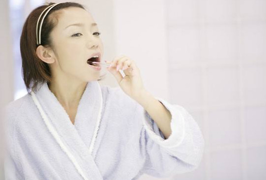 刷牙的時(shí)候惡心干嘔是怎么回事？刷牙時(shí)惡心干嘔是怎么回事