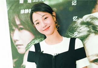 白百合黃色外套是什么牌子？白百合黃色外套是哪個品牌？