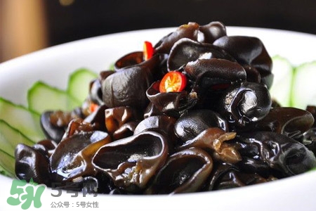 痛風(fēng)可以吃黑木耳嗎？患有痛風(fēng)能吃黑木耳嗎？