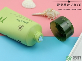 悅詩風(fēng)吟綠茶洗面奶適合什么膚質(zhì)？悅詩風(fēng)吟洗面奶適合油性肌膚嗎？