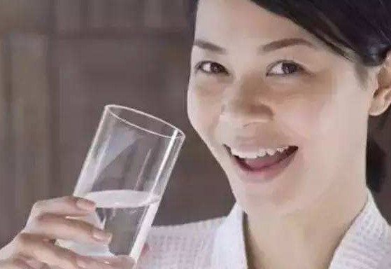 隔夜水為什么不能喝？為什么說(shuō)隔夜的水不能喝