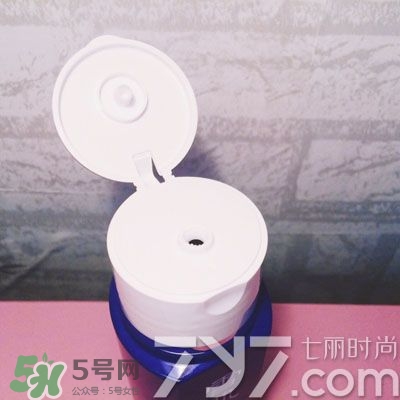 雪肌精洗顏粉和洗顏乳哪個(gè)好？雪肌精洗顏粉和洗顏乳區(qū)別