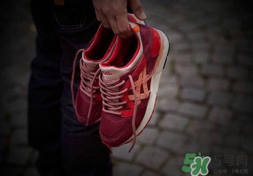 亞瑟士和耐克哪個好？asics和nike跑鞋哪個更好？
