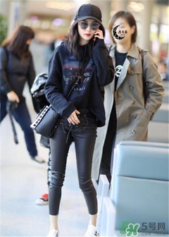 miumiu水桶包怎么搭配？miumiu水桶包怎么搭配好看？