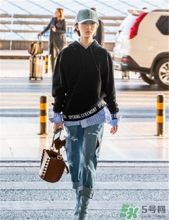 miumiu水桶包怎么搭配？miumiu水桶包怎么搭配好看？
