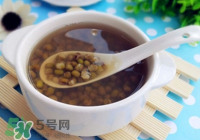 吃菠蘿舌頭麻怎么回事？吃菠蘿舌頭麻是過敏嗎