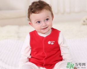 寶寶四月份穿什么衣服？四月份怎么給寶寶穿衣服？