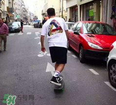 palace衣服貴嗎？palace衣服一般多少錢？