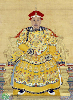 今年流行乾隆皇帝的鞋是什么鞋？乾隆皇帝的鞋就是襪子鞋嗎？