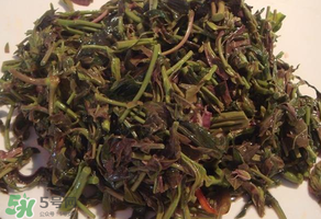 涼拌香椿要過水嗎？香椿涼拌前需要用開水焯一下嗎？