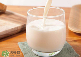 香椿可以和牛奶一起吃嗎？香椿和牛奶能一起吃嗎？