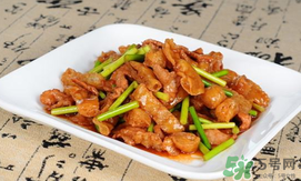 香椿可以和牛肉一起吃嗎？香椿和牛肉能同吃嗎？