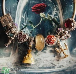 潘多拉美女與野獸手鏈?zhǔn)鞘裁床馁|(zhì)？pandora美女與野獸是銀的嗎？