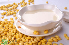 香椿和豆?jié){能一起吃嗎？喝豆?jié){可以吃香椿炒雞蛋嗎？