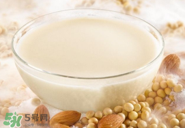 香椿和豆?jié){能一起吃嗎？喝豆?jié){可以吃香椿炒雞蛋嗎？