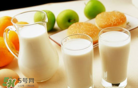 香椿和豆?jié){能一起吃嗎？喝豆?jié){可以吃香椿炒雞蛋嗎？