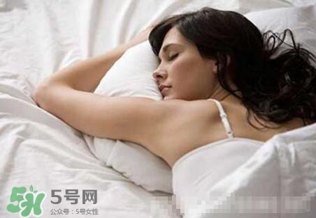 夫妻兩地分居怎么解決生理需求？夫妻兩地分居該如何相處？