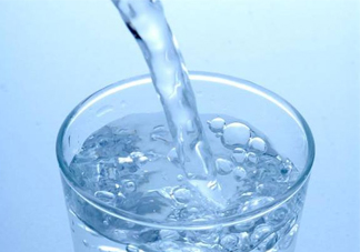 純凈水和礦泉水哪個好？純凈水和礦泉水的區(qū)別