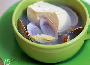 花甲能和豆腐一起吃嗎？花甲和豆腐能一起吃嗎？