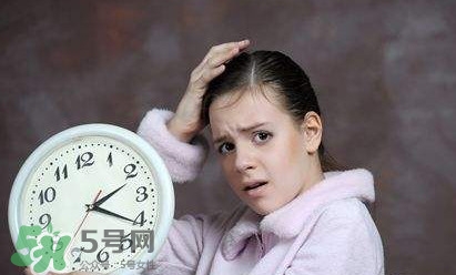 女生熬夜會平胸嗎？女生經(jīng)常熬夜的危害