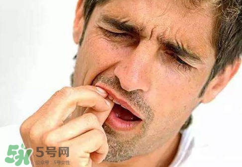 牙齒松動(dòng)能自己恢復(fù)嗎？牙齒松動(dòng)會(huì)自己恢復(fù)嗎