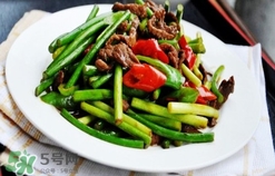 蒜苔炒肉怎么做才好吃？蒜苔炒肉的做法