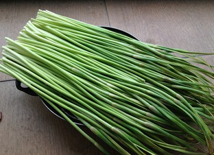 怎樣腌蒜苔才好吃？家常腌蒜苔的方法