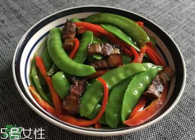 ?炒荷蘭豆要焯水嗎？荷蘭豆不焯水能吃嗎？