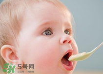 寶寶幾個月可以吃水果泥？寶寶多大可以吃果泥？