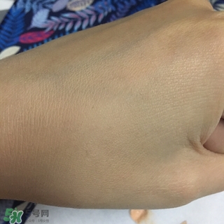 混油敏感肌用什么粉底液？敏感混油皮用的粉底液