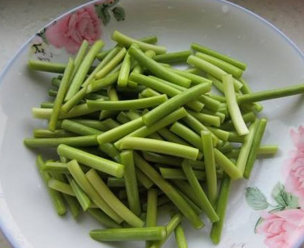 蒜苔怎么處理？蒜薹炒之前要怎么處理
