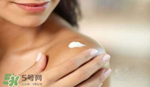天天洗澡身上還癢是怎么回事？天天洗澡身上還癢怎么辦？