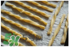 適合寶寶吃的小餅干怎么做？寶寶能吃的小餅干怎么做？