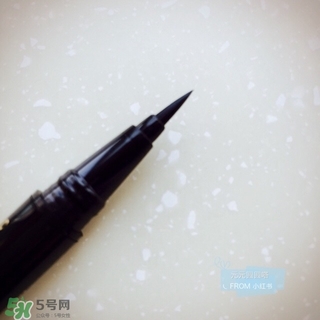 mistine雙頭眼線(xiàn)筆怎么用？mistine羽翼雙頭眼線(xiàn)筆使用方法