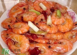 油悶大蝦怎么做？油燜大蝦的做法