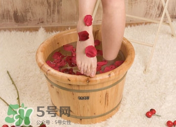  艾葉泡腳有什么禁忌？艾葉泡腳的禁忌