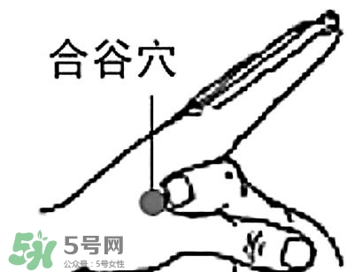 媽媽病毒性感冒需要停止喂奶嗎？媽媽感冒了喂奶需要注意什么？