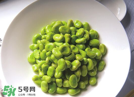 蠶豆和牛奶可以同吃嗎？吃蠶豆可以喝牛奶嗎？