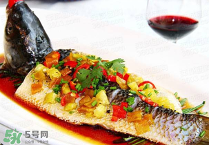 花甲可以和魚一起吃嗎？花甲和魚能一起吃嗎？