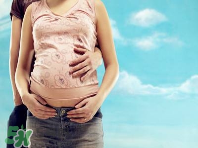孕婦摸肚子對(duì)胎兒有什么危害嗎？孕婦摸肚子的正確方法？