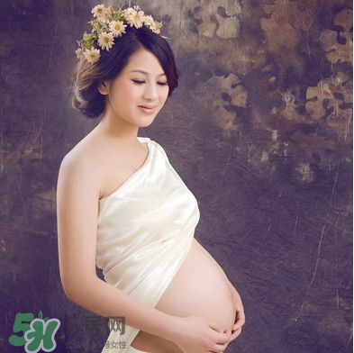 孕婦摸肚子會繞頸嗎？孕婦摸肚子胎兒能感受到嗎？