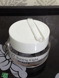 蒂佳婷素顏霜孕婦可以用嗎？v7素顏霜孕婦可以用嗎