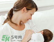 哺乳期奶水有血是什么原因？哺乳期奶水有血能喂奶嗎？