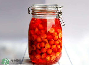 櫻桃酒葡萄酒合在一起好嗎？櫻桃酒和葡萄酒的區(qū)別