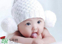 如何判斷新生兒已經(jīng)吃飽？新生兒吃飽了有什么表現(xiàn)？