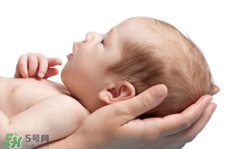孩子發(fā)燒到39度該怎么辦？ 孩子39度能用物理降溫嗎？