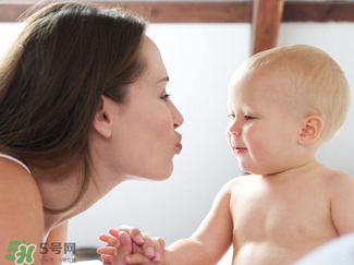 哺乳期媽媽用護(hù)膚品對寶寶有影響嗎？哺乳期能不能用護(hù)膚品？